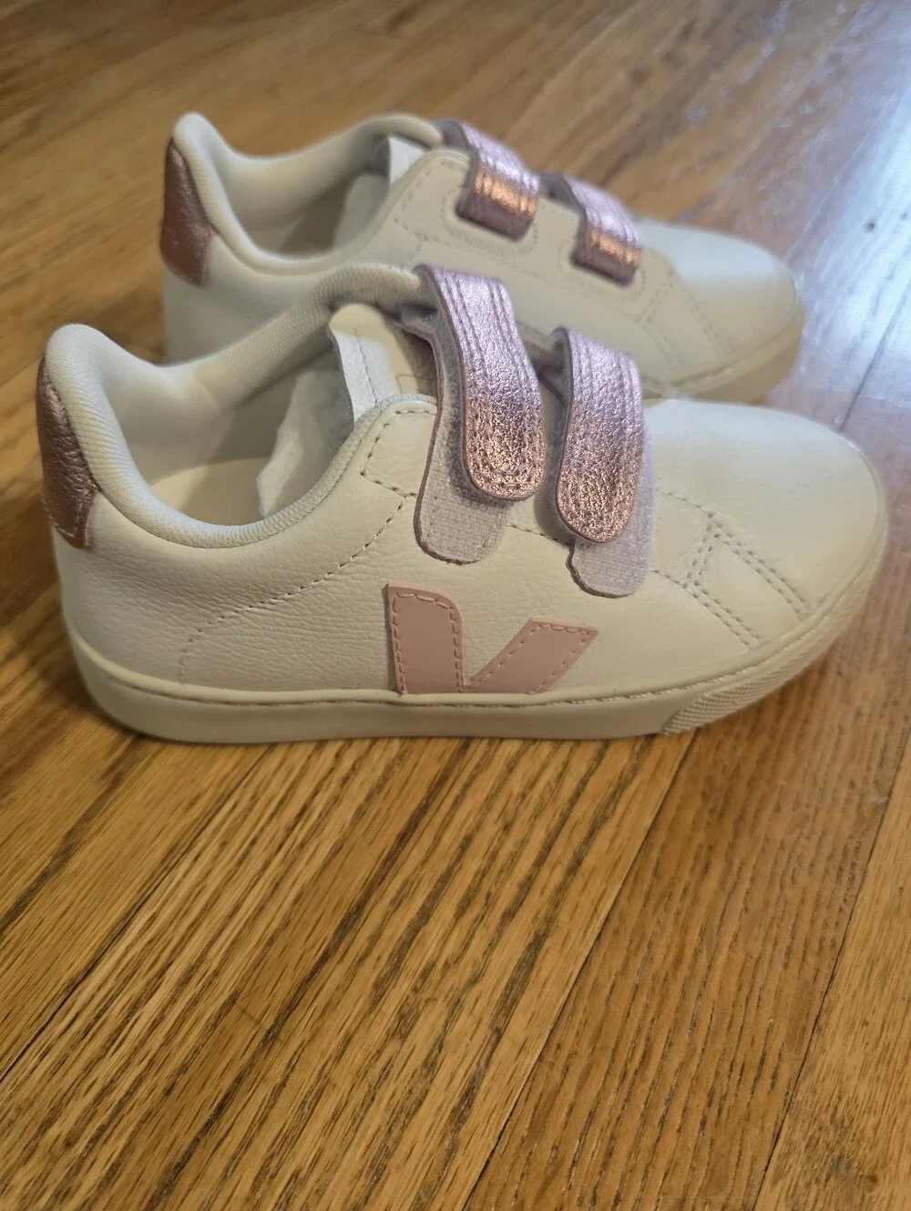 Veja Kids Velcro Sneakers in White with Rose Metallic Accents Size 9.5